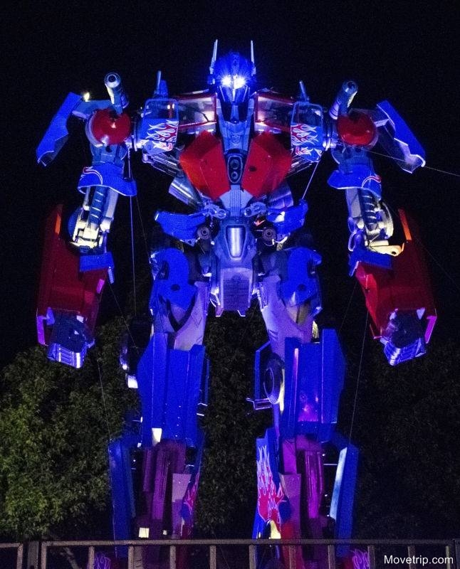 Transformer-Optimus-Prime-in-Penang-George-Town-1