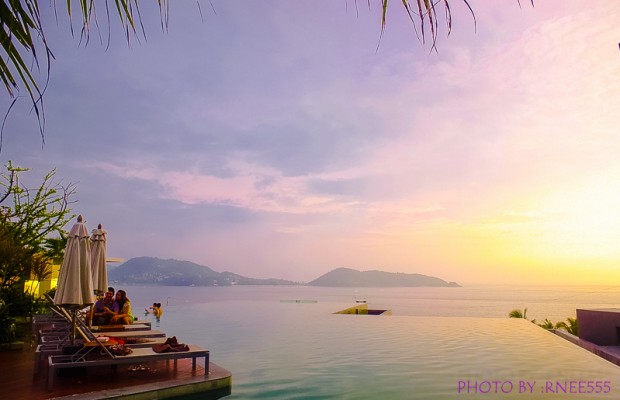 Kalima resort & spa phuket ชมแสงอาทิตย์ลับขอบฟ้า กระทบท้องทะเล ในบรรยากาศแสนโรแมนติก