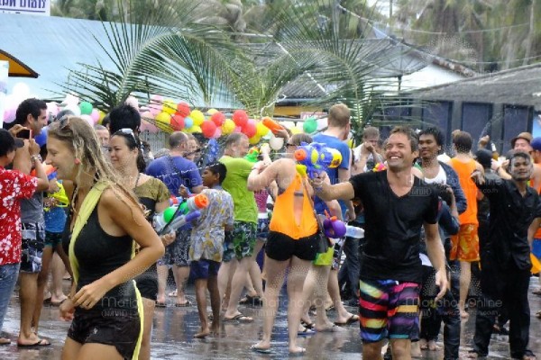 thailand-songkran-festival-2016-koh-samui-suratthani