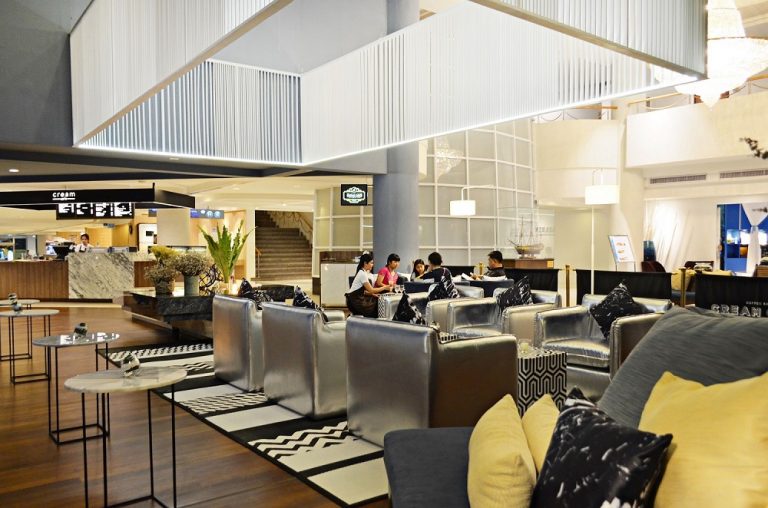 cream-cafe-a-one-the-royal-cruise-hotel-pattaya